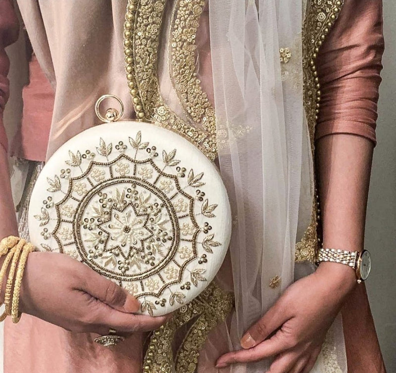 Round Zari Pearl Clutch | Off White - ArtFlyck